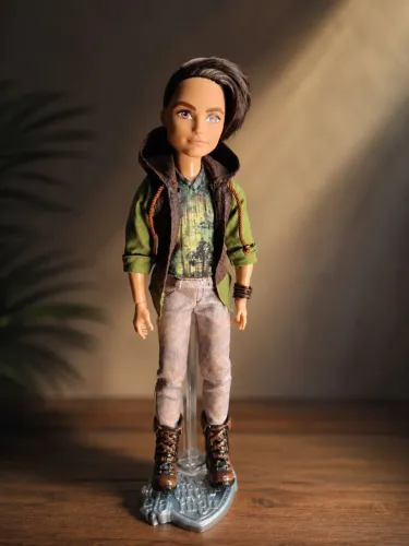 Boneco Ever After High Hunter Incompleto