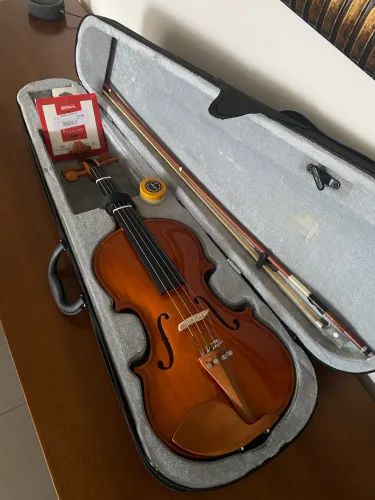 Violino Hofma HVE241 4/4 Original + Case, 3 Cordas Extras, Arco e Breu