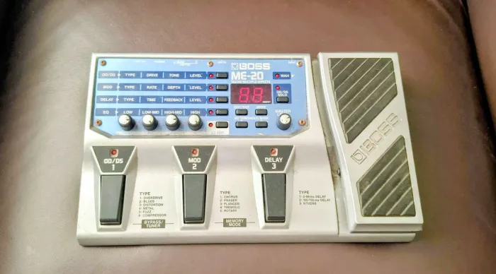 PEDALEIRA BOSS ME-20
