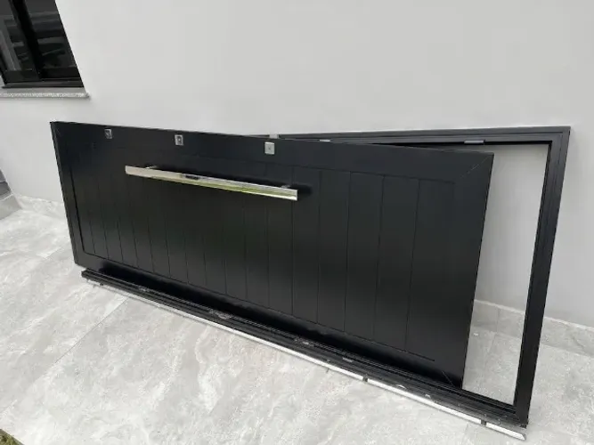Porta Lambril de Alumínio - 2,35 m x 1,00 m (Linha 30) - com batente