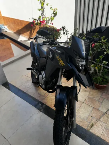 ? XRE 300 2022