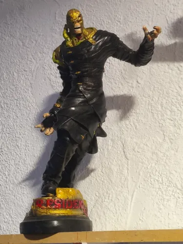 Boneco de terro colicinado