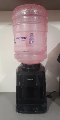 Suporte para galão de água refrigerado