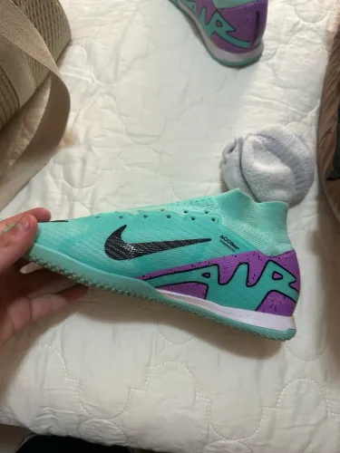 Chuteira da Nike usada