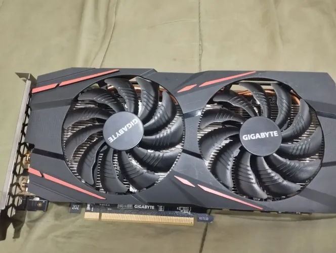Placa de vídeo RX570 