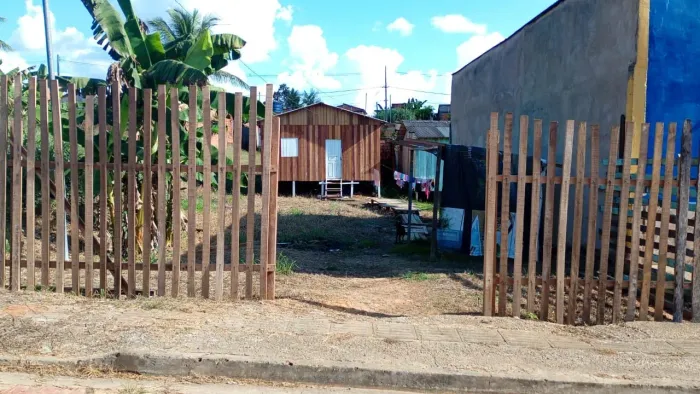 Vende-se casa recém construída