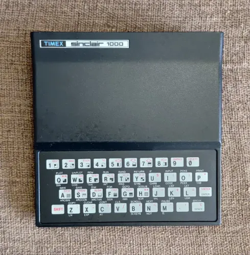 Computador Timex Sinclair 1000 ( Tipo TK82C / CP200 / ZX81 ) - Liga / Teclado Ruim