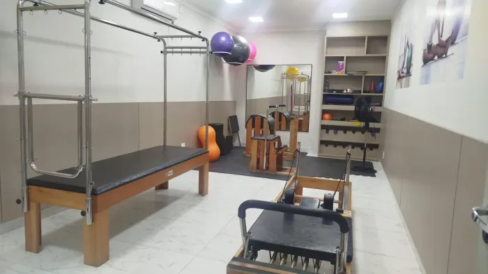 Vendo studio pilates semi novo completo