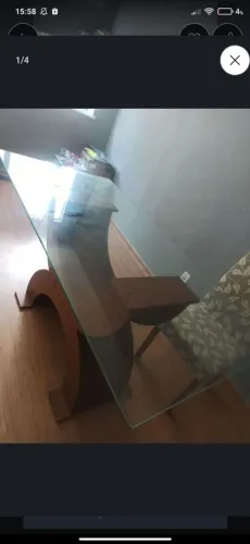 Mesa de vidro com 6 cadeiras 