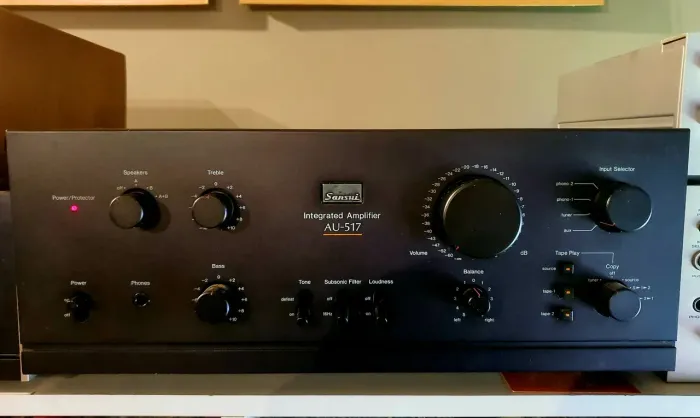 Amplificador integrado Sansui AU-517