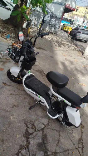 vendo pouco tempo de uso 1.0000 wts potência