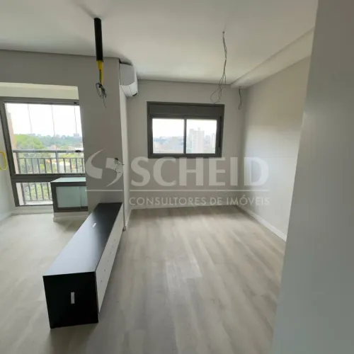 Studio semi mobiliado, com 30m2, sacada