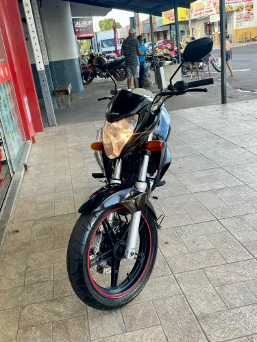 Honda CB 300R 2011