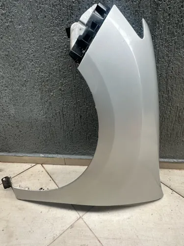 Pára-lama lado esquerdo Renault Logan/Sandero 2015/2024 original sem detalhes!