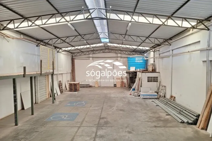 Galpão a venda de 350 m² no Santa Inês