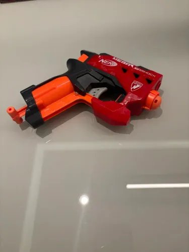 Nerf N-Strike Elite Mega BigShock (2 balas inclusas)
