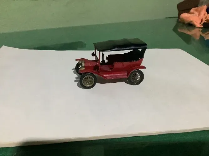 miniatura vintage Ford Model T de 1911 da famosa série Matchbox Models of Yesteryear (Y-1)