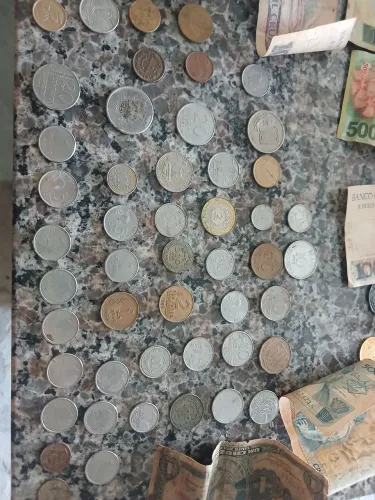 Moedas e notas antigas