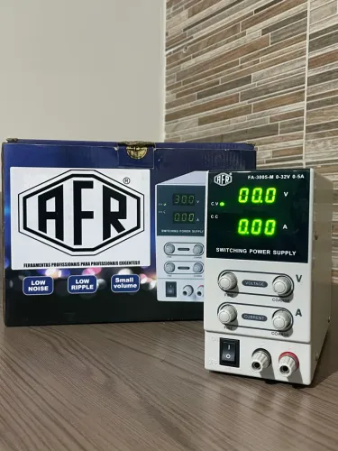 Fonte de Bancada Regulável AFR FA-3005M 32V / 5A na Caixa - Sem Uso