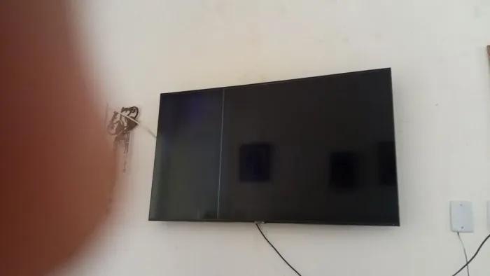 Televisão pra retirada de peças