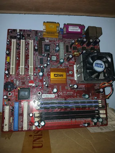 Placa mãe PCCHIPS  M810DLU