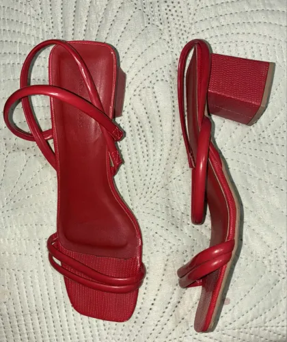 Salto C&A vermelho ACEITO OFERTA