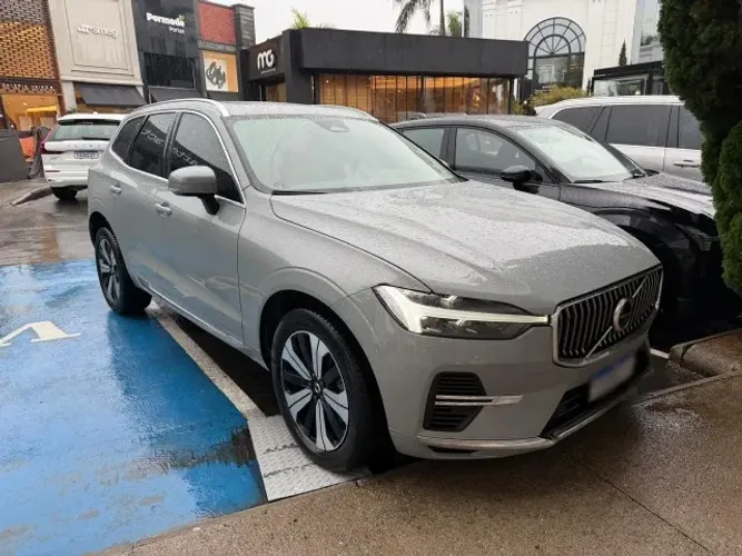 Volvo XC-60 T-8 Plus 2.0 AWD (híbrido) 2025
