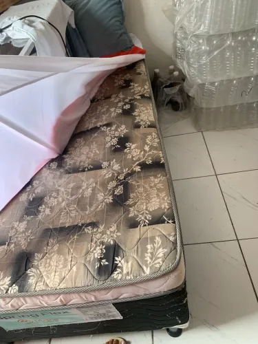 Cama solteiro para doação 