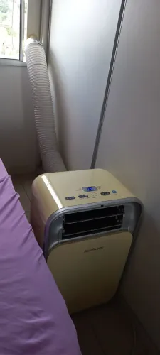 Ar condicionado portátil.