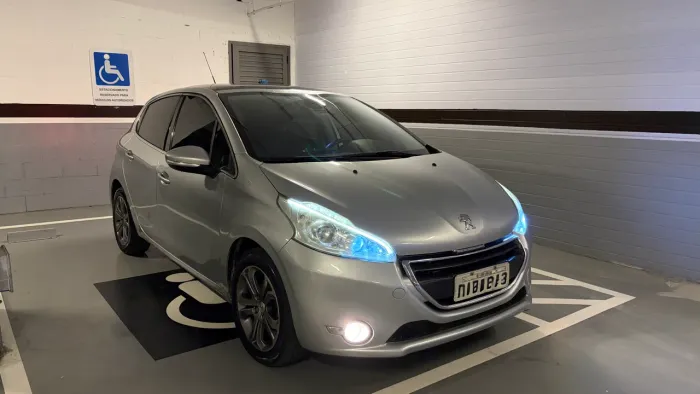 Peugeot 208 Griffe 1.6 Flex 16V 5P Aut. 2015
