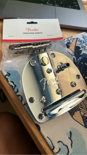 Ponte Vibrato Fender Jaguar