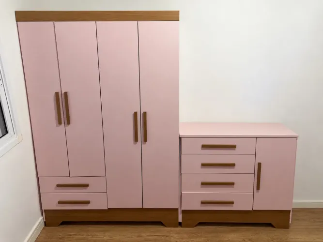 Guarda roupa e cômoda infantil