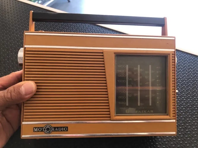 Motorradio 62 amarelo