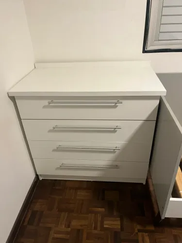 Cômoda 4 gavetas