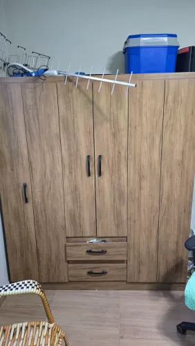 Guarda roupa 6 portas e duas gavetas
