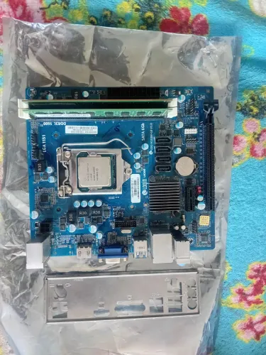 Kit placa mãe 1151 + i3 8100 + 8gb ram