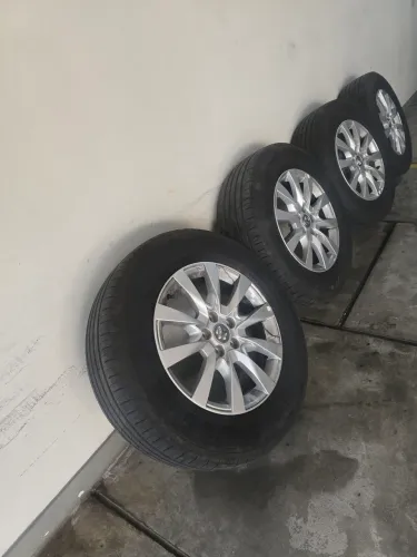 Rodas e pneus