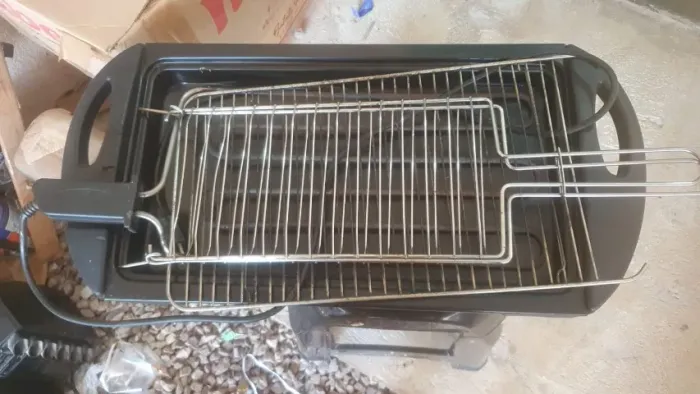 churrasqueira elétrica + grelha para peixe usados