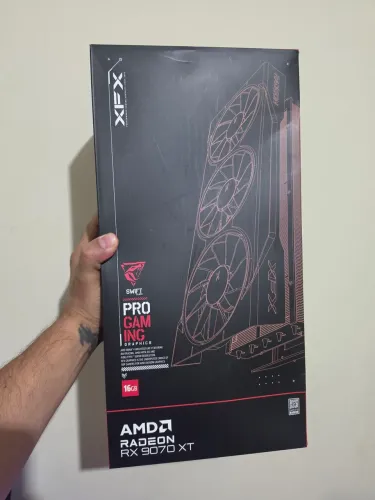 Rx 9070 xt 16GB lacrada
