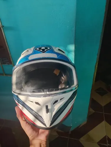 Vendo capacete em estado de novo