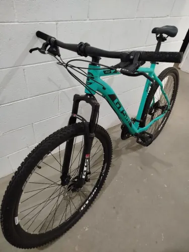 Bicicleta aro 29 quadro em alumínio 