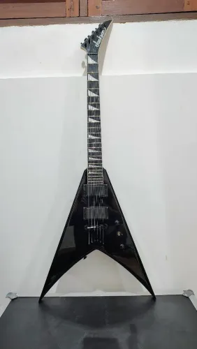 Guitarra Jackson Flying V c/ upgrades