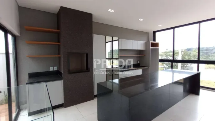 Casa para Venda ou Locação, com 3 suítes - Condomínio Terras Alpha - Uberlândia/MG.