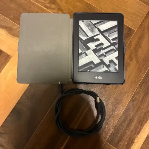 Kindle Paperwhite 2 6ª geração + capa e cabo