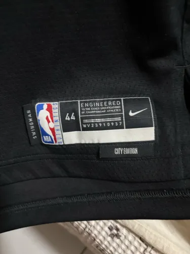 Regata oficial dos LAKERS