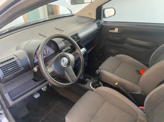 Volkswagen Crossfox 1.6 MI Total Flex 8V 5P 2005