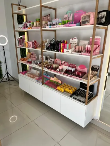 Vendo Loja de Maquiagens