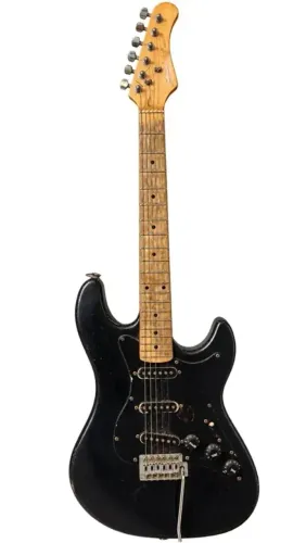 Vende-se Guitarra Strinberg STS100