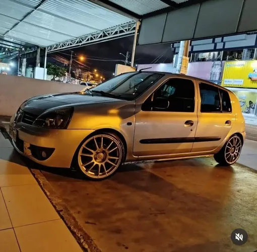 Renault Clio Hi-flex 1.0 16V 5P 2011