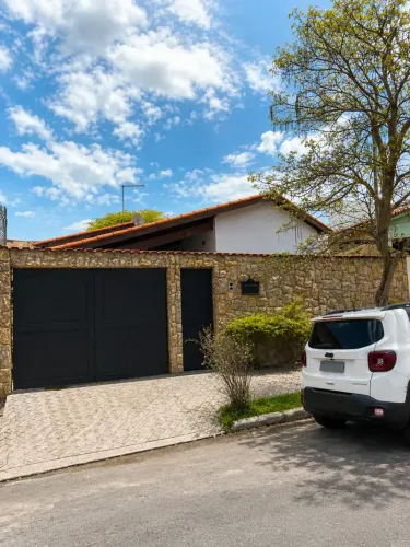 Casa para venda possui 160 metros quadrados com 4 quartos em Nova Guará - Guaratinguetá - 
